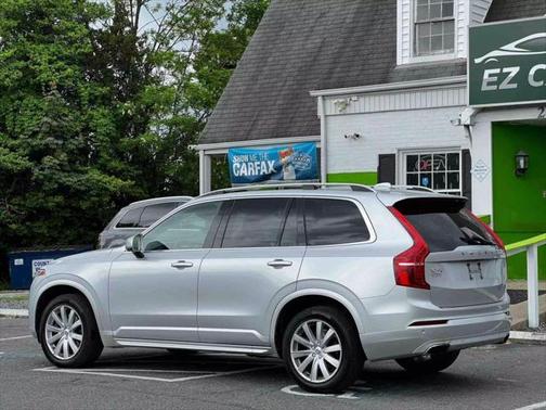 2016 Volvo XC90 T6 Momentum