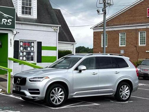 2016 Volvo XC90 T6 Momentum