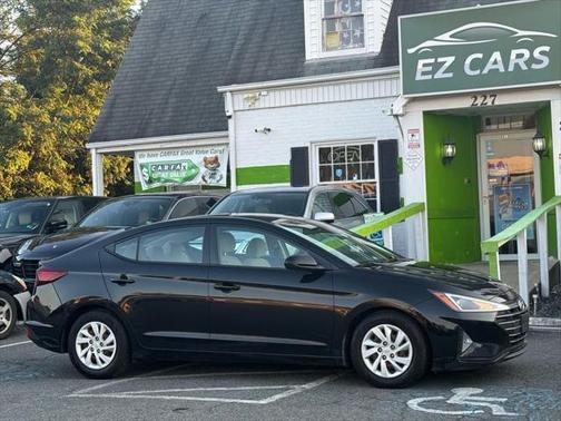 2019 Hyundai ELANTRA SE