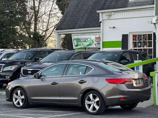 2013 Acura ILX 2.0L w/Premium Package
