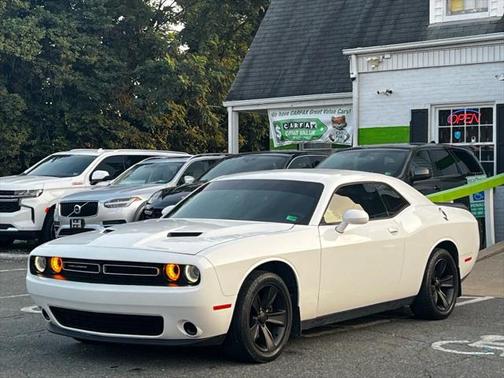 2015 Dodge Challenger SXT