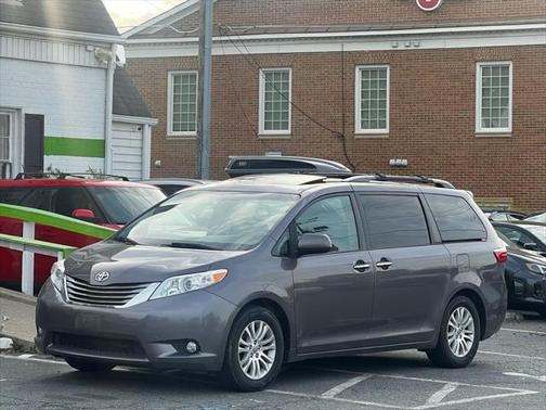 2015 Toyota Sienna XLE