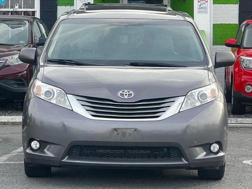 2015 Toyota Sienna XLE