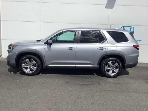 Lunar Silver Metallic 2025 Honda Pilot EX-L