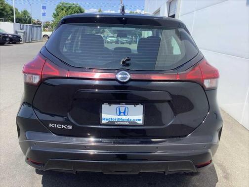 2021 Nissan Kicks S