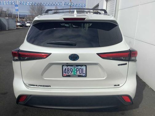 2023 Toyota Highlander Hybrid XLE