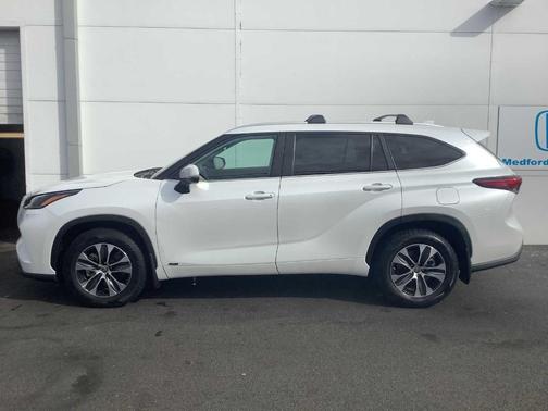2023 Toyota Highlander Hybrid XLE