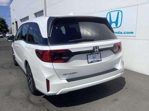 Platinum White Pearl 2026 Honda Odyssey EX-L