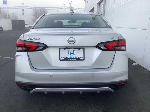 2023 Nissan Versa 1.6 SV