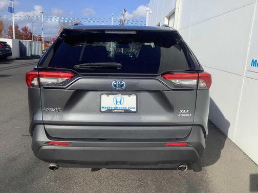 2022 Toyota RAV4 Hybrid XLE