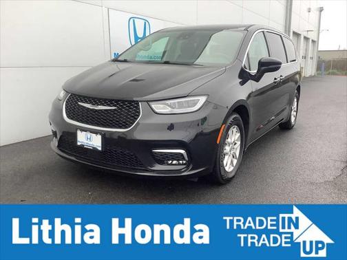2023 Chrysler Pacifica Touring-L