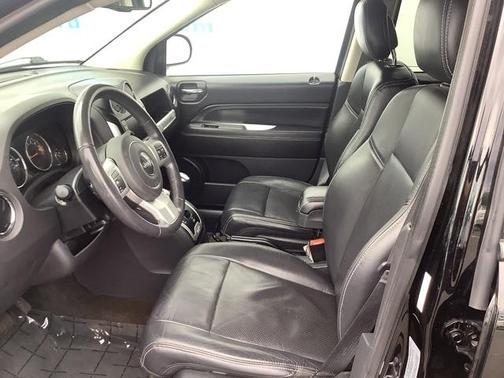 Photo 2 of 21 of 2017 Jeep Compass High Altitude