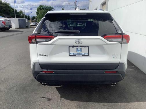 Ice 2025 Toyota RAV4 XLE