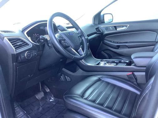 Ingot Silver Metallic 2019 Ford Edge SEL
