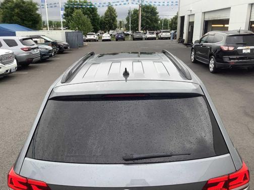 Platinum Gray Metallic 2021 Volkswagen Atlas 2.0T SE w/Technology