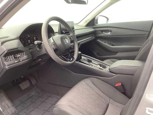 Solar Silver Metallic 2025 Honda Accord SE