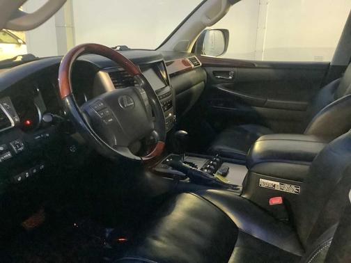 2013 Lexus LX 570 Base