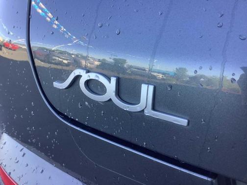 Gravity Gray 2022 Kia Soul LX