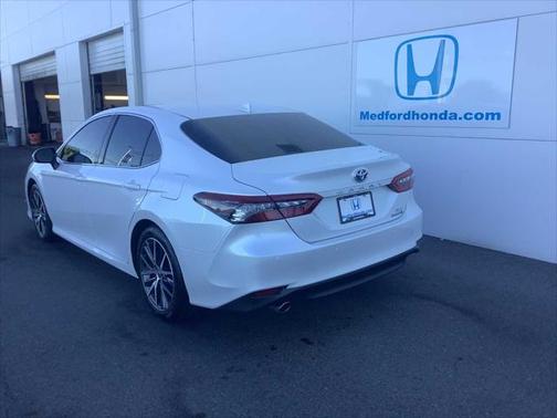 2023 Toyota Camry Hybrid XLE
