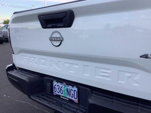 2022 Nissan Frontier S