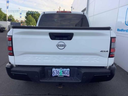 2022 Nissan Frontier S