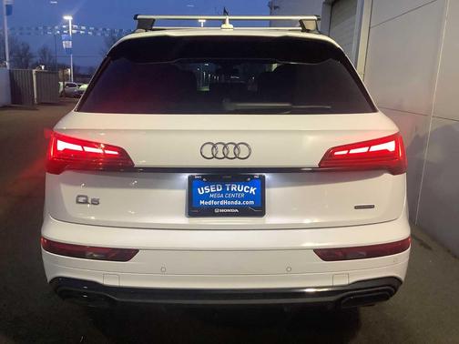 2025 Audi Q5 45 S line quattro Premium