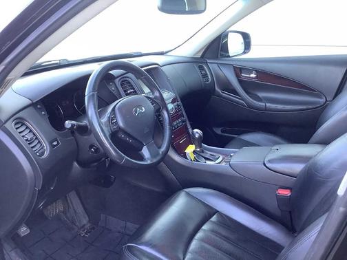 2017 INFINITI QX50 Base