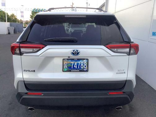 2023 Toyota RAV4 Hybrid XLE Premium