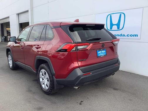 2022 Toyota RAV4 LE