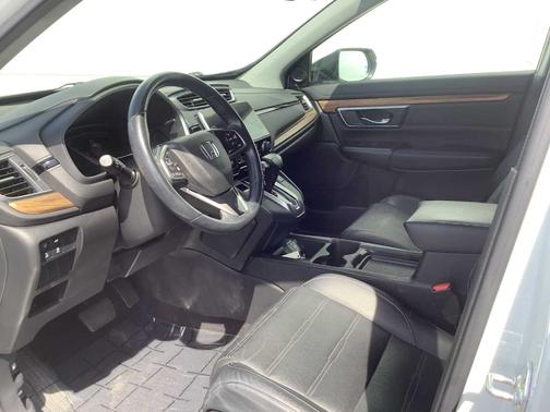 Platinum White Pearl 2019 Honda CR-V Touring