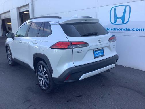 2023 Toyota Corolla Cross XLE