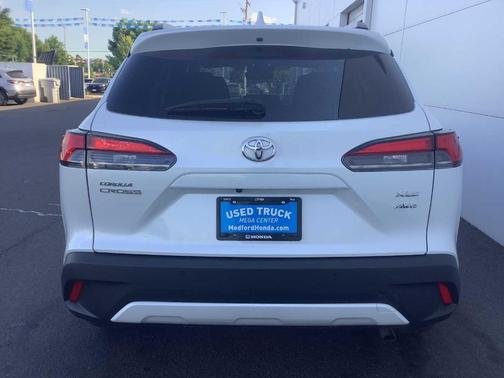 2023 Toyota Corolla Cross XLE