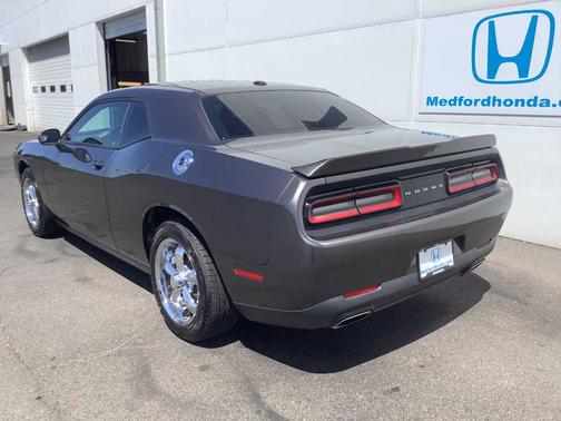 Granite Pearlcoat 2019 Dodge Challenger SXT