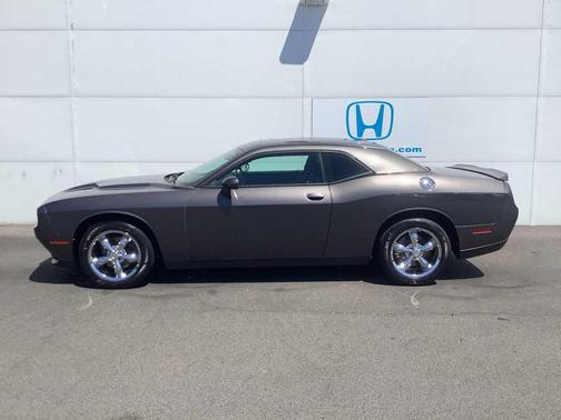 Granite Pearlcoat 2019 Dodge Challenger SXT