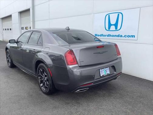 2022 Chrysler 300 Touring L