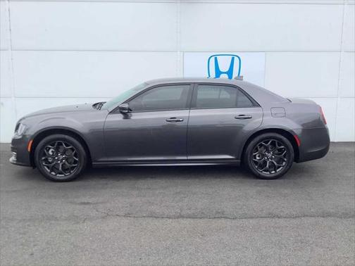 2022 Chrysler 300 Touring L