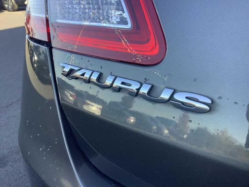 2018 Ford Taurus Limited