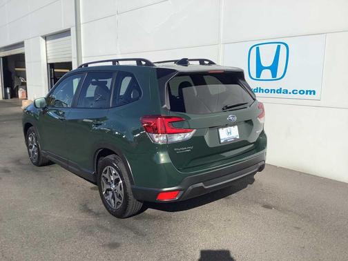 2024 Subaru Forester Premium