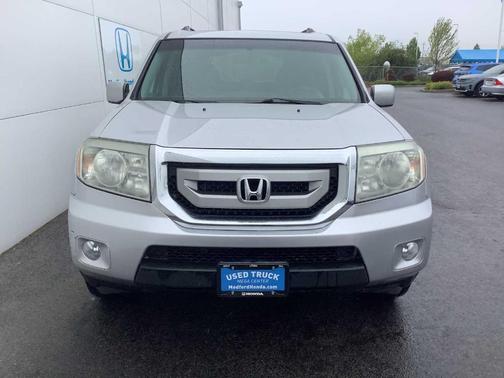 Silver 2011 Honda Pilot EX-L