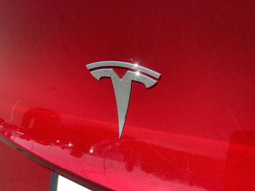 2024 Tesla Model Y Base