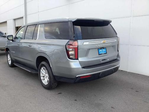 2023 Chevrolet Suburban LT