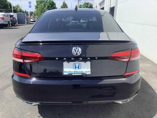 Deep Black Pearl Effect 2020 Volkswagen Passat 2.0T R-Line