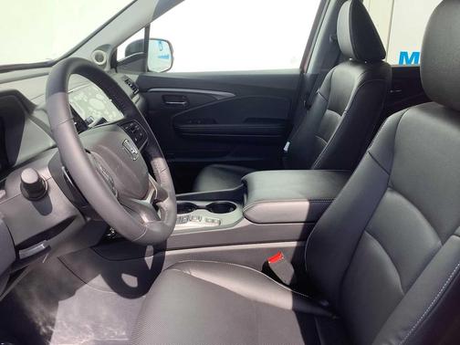 Radiant Red Metallic II 2026 Honda Ridgeline RTL