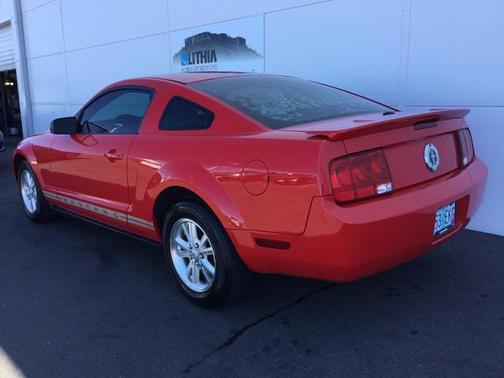 2007 Ford Mustang Deluxe