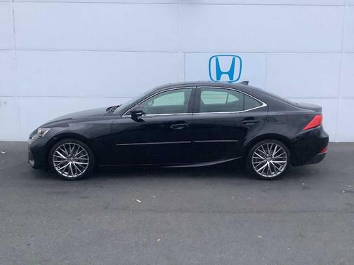 2018 Lexus IS 300 Base