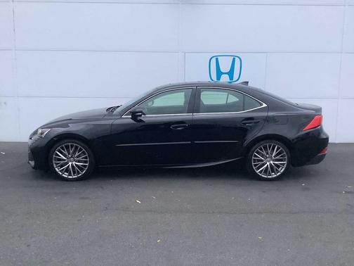 2018 Lexus IS 300 Base