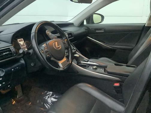 2018 Lexus IS 300 Base