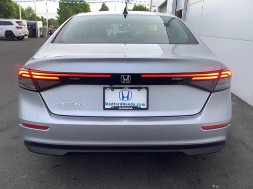 Solar Silver Metallic 2025 Honda Accord SE