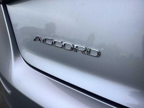 Solar Silver Metallic 2025 Honda Accord SE