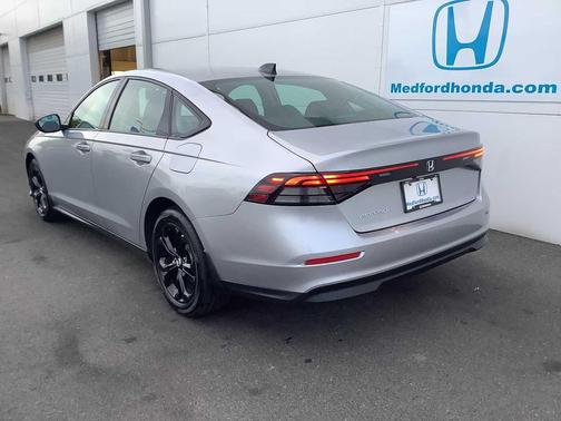 Solar Silver Metallic 2025 Honda Accord SE